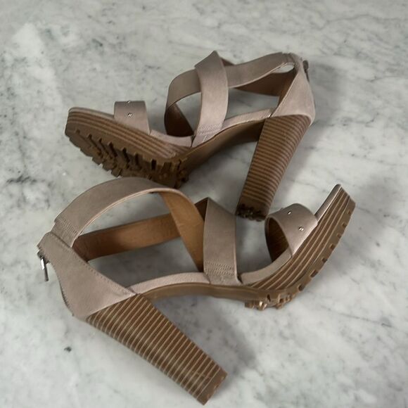 Report Women’s Taupe Tan Chunky Criss Cross Strappy Sandal Heel size 8.5 - Picture 3 of 9